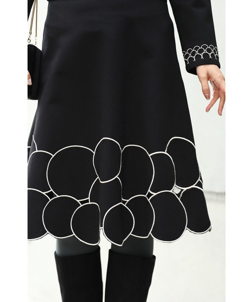 ワンピース シックな丸刺繍 上品さ溢れる黒ワンピース Zozotown Yahoo 店 通販 Yahoo ショッピング