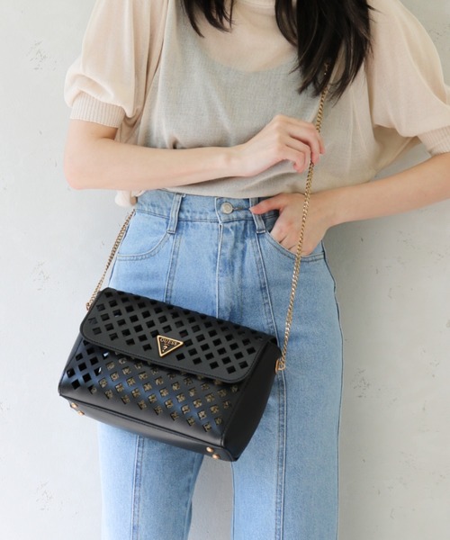 GUESS（ゲス） ショルダーバッグ バッグ CUT OUT フェイクレザー