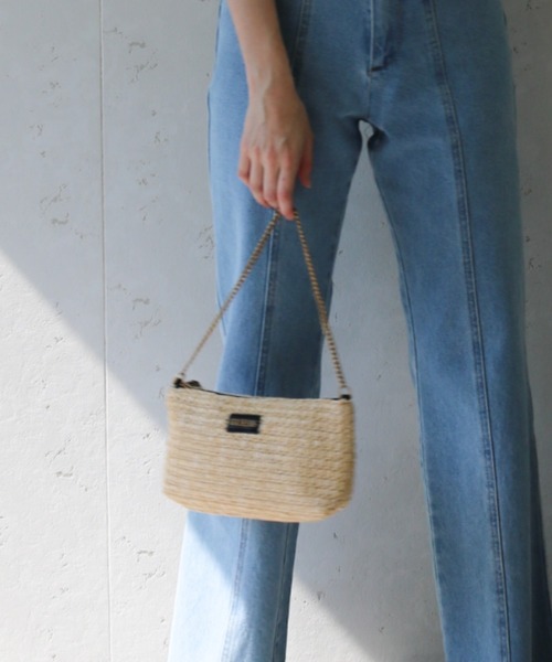 GUESS（ゲス） ショルダーバッグ バッグ CUT OUT フェイクレザー