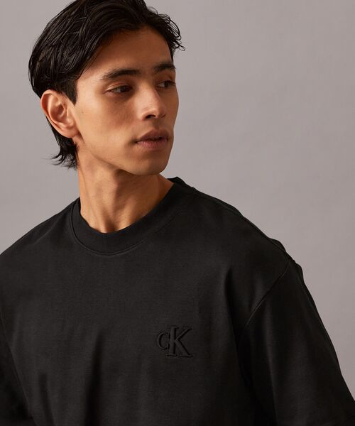 Calvin Klein tシャツ 「ユニセックス」インター ロックTシャツ
