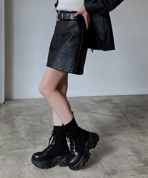 pageboy ライトフェイクレザーティアードスカート　黒　定価13,200円 PAGEBOY（ページボーイ） スカート ライトフェイクレザーティアード