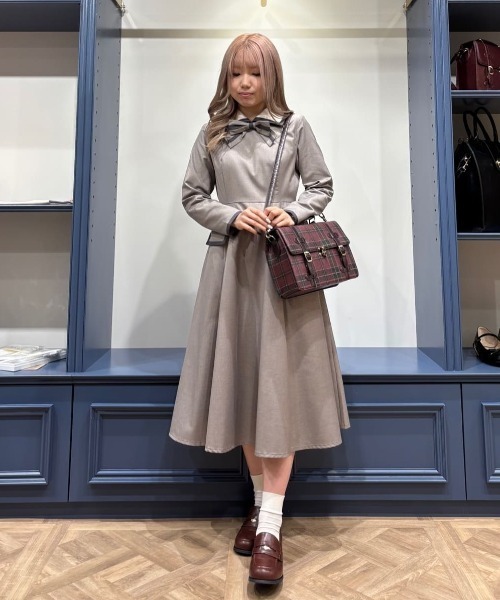 F i.n.t（フィント） ワンピース ラインボウタイバイカラーワンピース