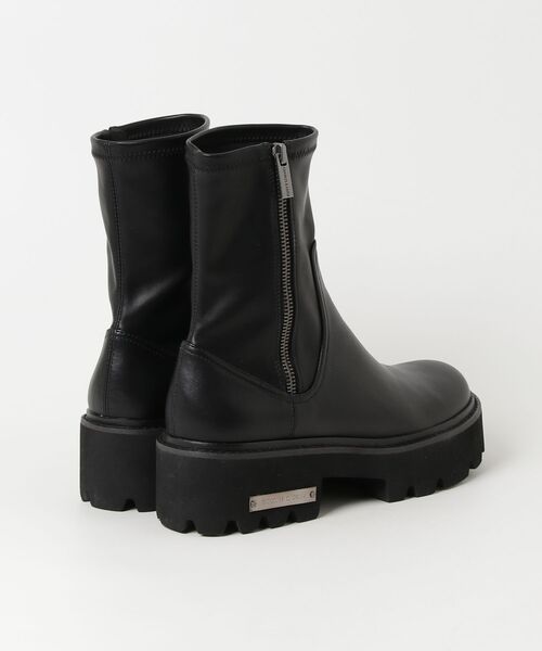 CHARLES ＆ KEITH（チャールズ&キース） 「CHARLES & KEITH」 ショート