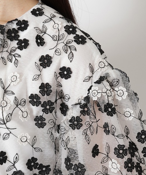 Audie a Muses オーディア ミューズ　フラワー刺繍ブラウス　42 Audie a Muses ブラウス シャツ フラワー刺繍ブラウス