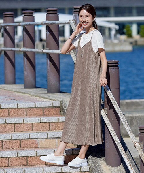 Tiaclasse セットアップ 変形プリーツキャミワンピース＆Tシャツ