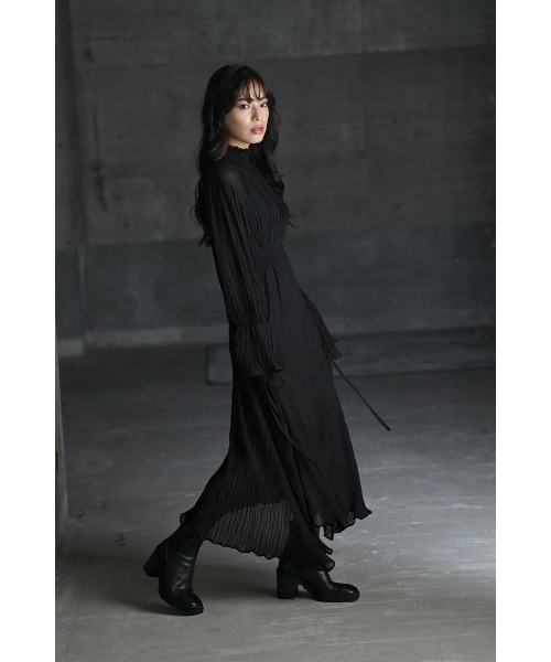 美品　FENDI フェンディ　プリーツ　フリル リボン　ワンピース ブラック みく様専用❗️FENDIフリンジロングワンピース ブラック 40 M-L