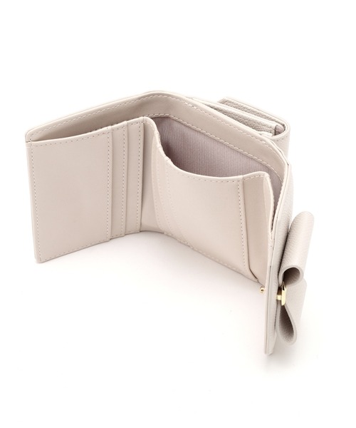 【新品タグ付き】ジルスチュアート リボン二つ折り財布 パールホワイト 新品タグ付き】ジルスチュアート リボン二つ折り財布 パールホワイト