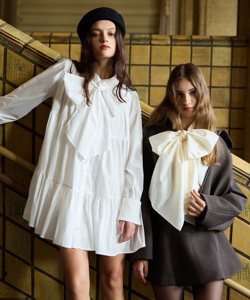 eimyっω) EIMY ISTOIRE（エイミーイストワール） フラワーモチーフトップス