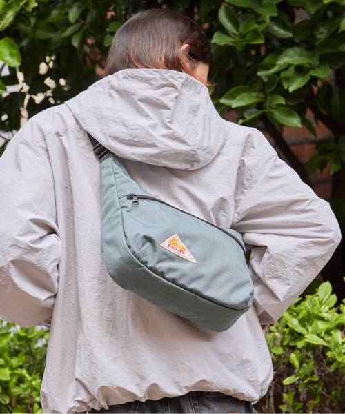 ■新品【KELTY】カーブ ショルダーバッグ、ボディバッグ、ベージュ、コーデュラ KELTY（ケルティ） ショルダーバッグ CURVE SHOULDER S コーデュラ