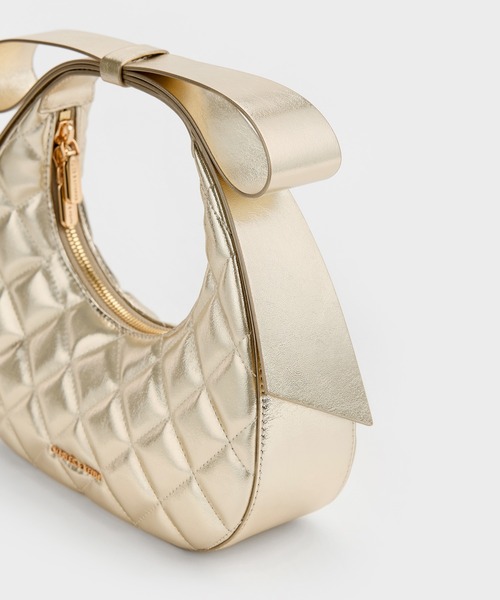 CHARLES & KEITH ジェイニー キルトボウハンドル クレセントバッグ CHARLES & KEITH Janie ジェイニー キルトパールエンベリッシュドボウ