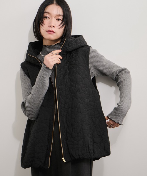 le cercle par rope フード付きキルティングファーベスト 美品 LE CERCLE par rope' ベスト ジレ 刺繍キルトフードベスト レディース