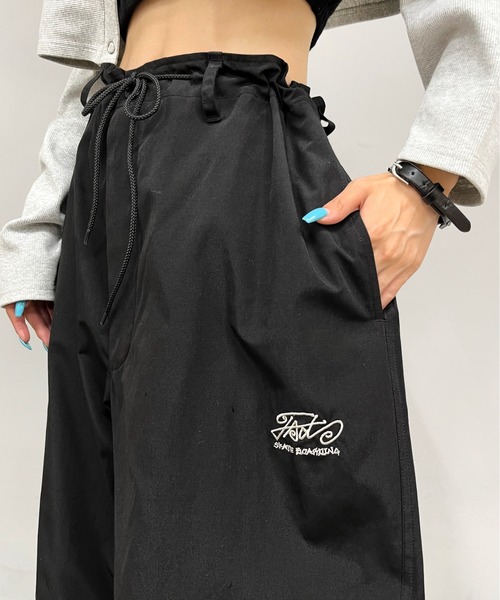 「WHO'S WHO gallery」 「COOPER」カーゴパンツ FREE チャコールグレー レディース_画像3