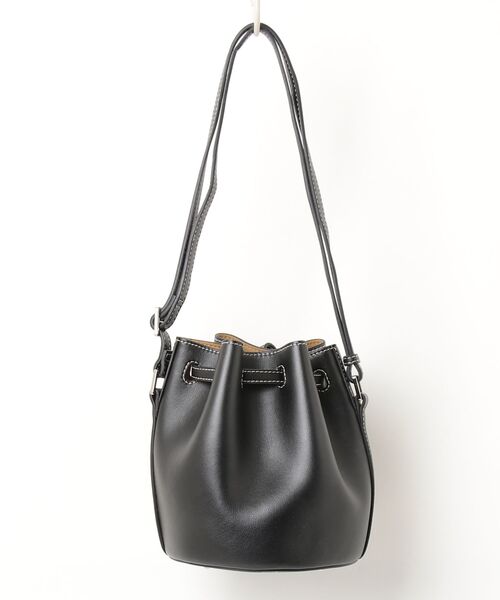 VASIC（ヴァジック） ワンポイントショルダーバッグ - ブラック