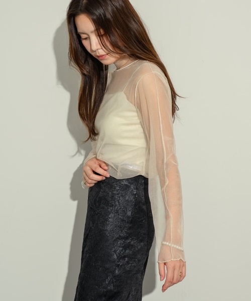 NEUNA（ヌナ） tシャツ 「大人の肌見せ＆上品な艶感。」パイピング