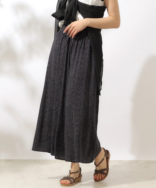 SHOO・LA・RUE パンツ コーデのアクセントに とろみ総柄ガウチョ