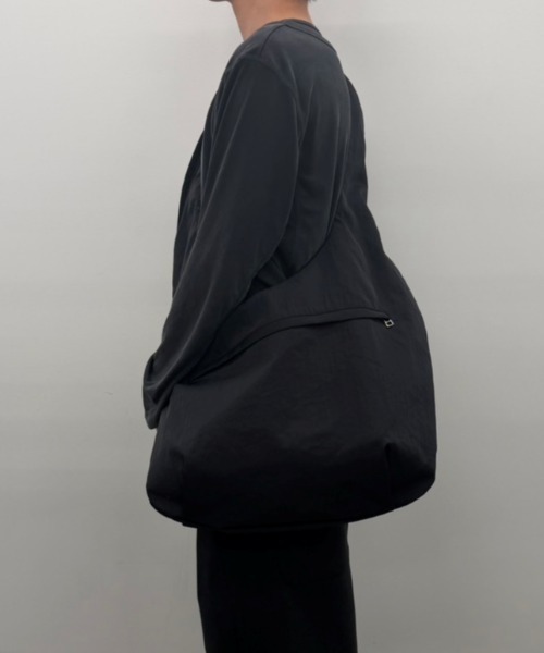 CONZ ショルダーバッグ OVELT BAG/ショルダーバッグ/カーブシルエット