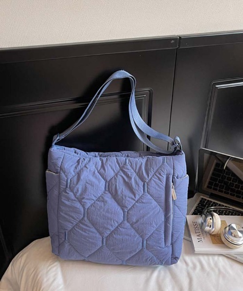 青色スタッズキルティングショルダーバッグ ショルダーバッグ バッグ キルティングショルダーバッグ レディース