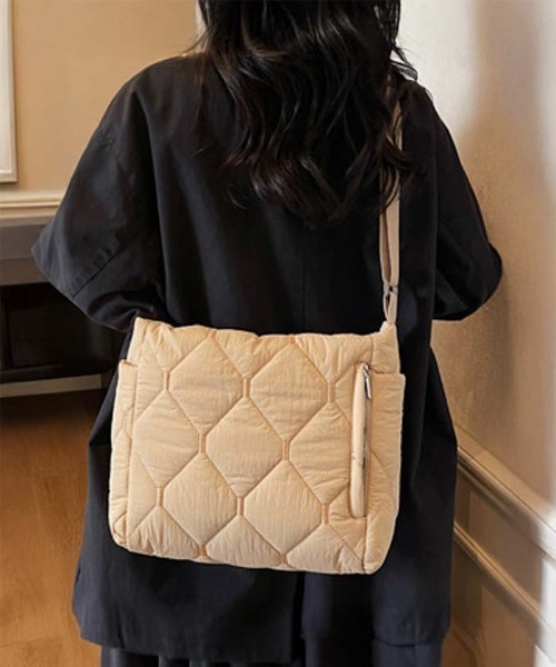 キルティング黒ショルダーバッグ ショルダーバッグ バッグ キルティングショルダーバッグ レディース