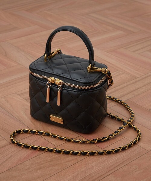 【美品】DEICY ショルダーバッグ DEICY ショルダーバッグ バッグ キルティングボックスバッグ