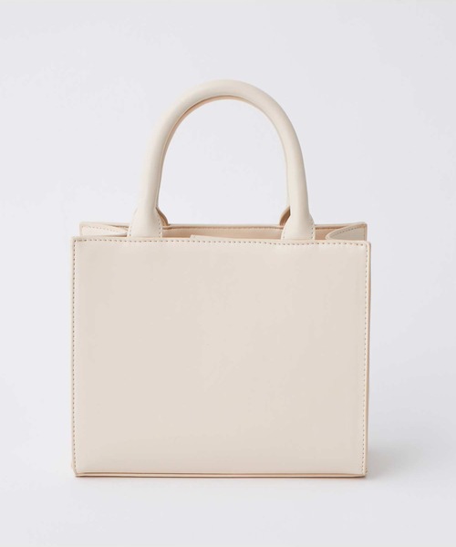 【美品】NICE CLAUP ロゴモチーフエンボストートバッグベージュ 美品】NICE CLAUP ロゴモチーフエンボストートバッグベージュ