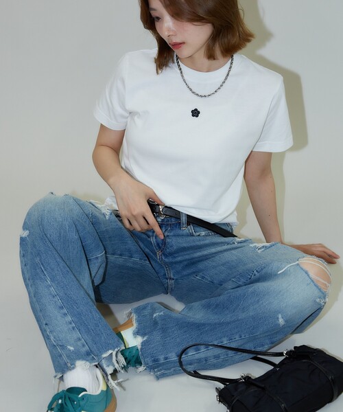 マリークワント ワンポイント 刺繍 ロゴTシャツ　オフホワイト　ブラック MARY QUANT/ワンポイント 刺繍 ロゴTシャツ 限定展開｜Daytona
