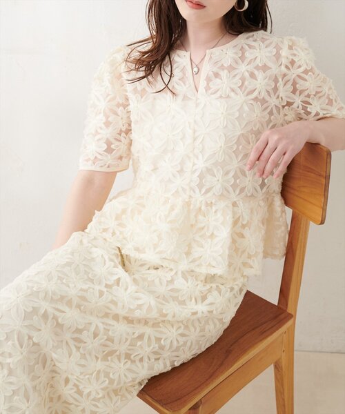 natural couture ブラウス シャツ お花刺繍ペプラムブラウス