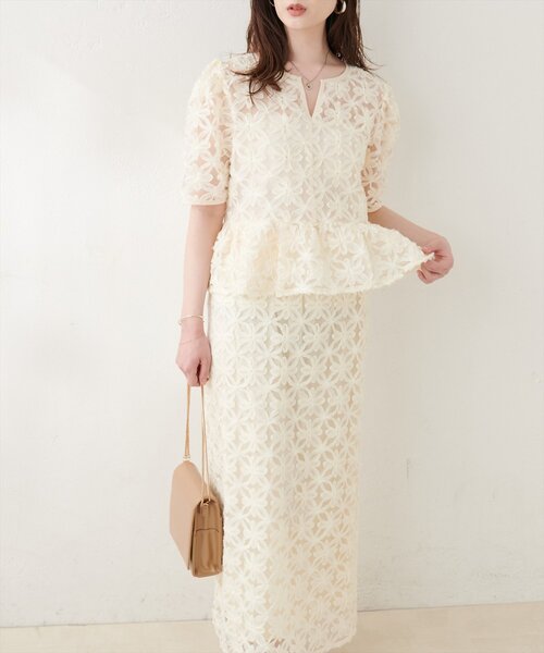 natural couture ブラウス シャツ お花刺繍ペプラムブラウス