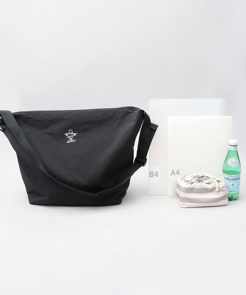✧美品【シナコバ】レア品　撥水ナイロンショルダーバッグ　ワッペン 低 価格ファッション - ✧美品【シナコバ】レア品 撥水ナイロン