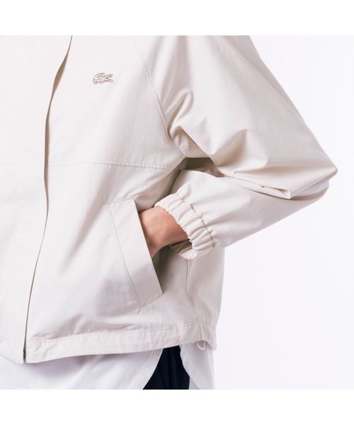 新品Lacoste 撥水ショート丈マウンテンパーカー　（箱無し500円引き） セール】撥水 ショート丈 ウィメンズ ヘムライン マウンテン
