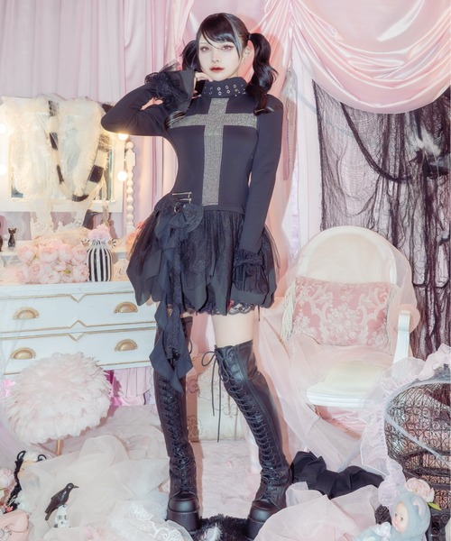AVENCHUMU ワンピース Rhinestone cross chiffon hem one-piece