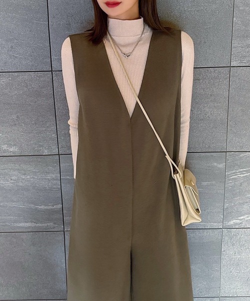 JUNOAH（ジュノア） オールインワン Vネックオールインワン レディース