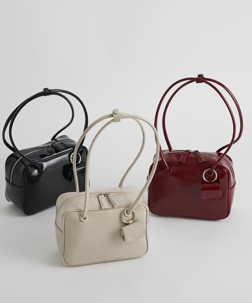 エナメルのボストンバック 15,300円→11,000円にお値下げです cache cache（カシュカシュ） ボストンバッグ 「」エナメル中型