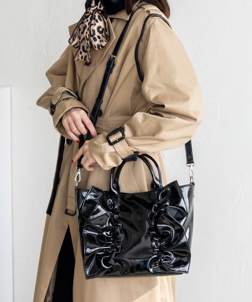 VitaFelice（ヴィータフェリーチェ） トートバッグ エナメル2wayフリル