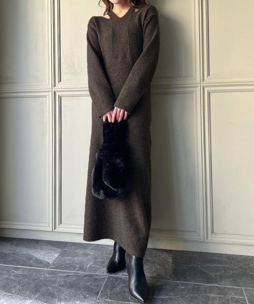 新品未使用ブラックニット JUNOAH（ジュノア） ニットワンピース FREE カーキ レディース