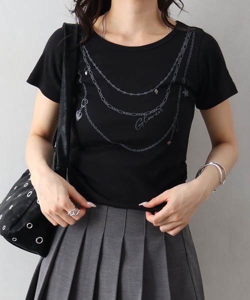 SpRay（スプレイ） tシャツ スタッズネックレスプリント Tシャツ
