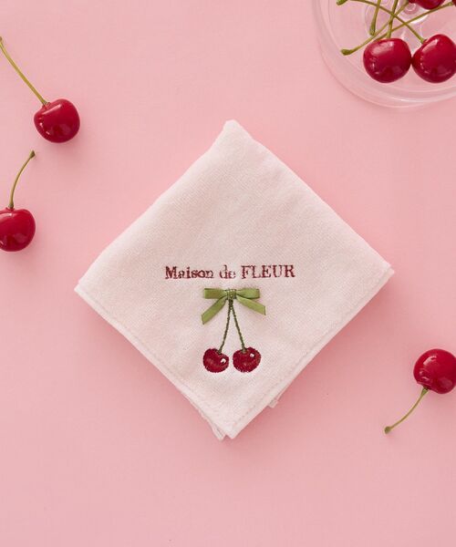 Maison de FLEUR（メゾンドフルール） ハンカチ チェリー刺繍タオル