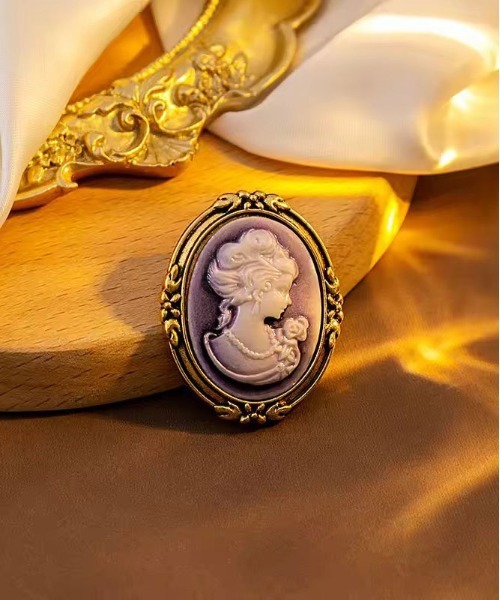 決算SALEで更にお安く❣️美品❣️Liverino Cameo 女性肖像 ブローチ 