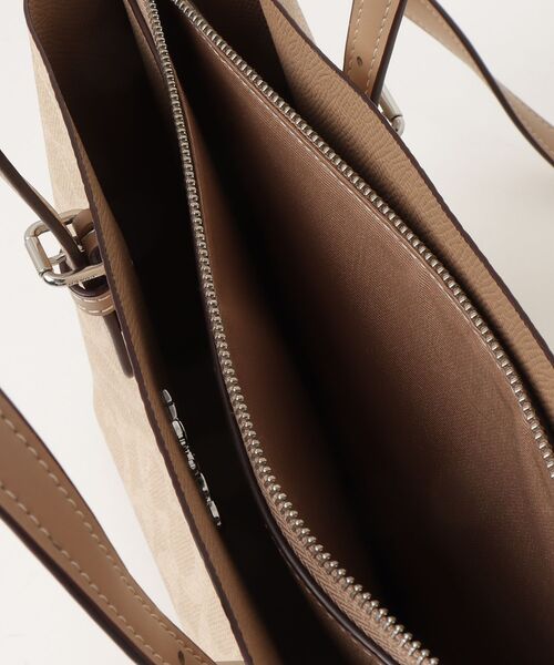 COACH（コーチ） シグネチャー柄 モリー 2WAYバッグ - ベージュ