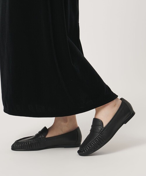 オデットエオディール 本革 Vカット フラット 黒 22.5 美品 ODETTE E ODILE（オデット エ オディール） ローファー ソフトモカシン