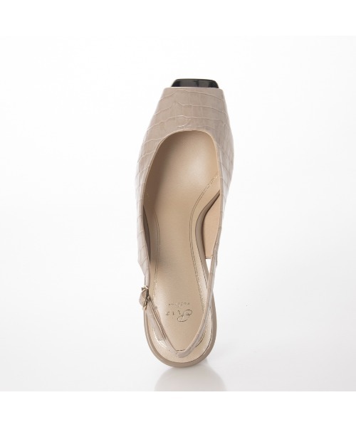 Riz raffinee（リズ ラフィーネ） サンダル スクエアカットバック