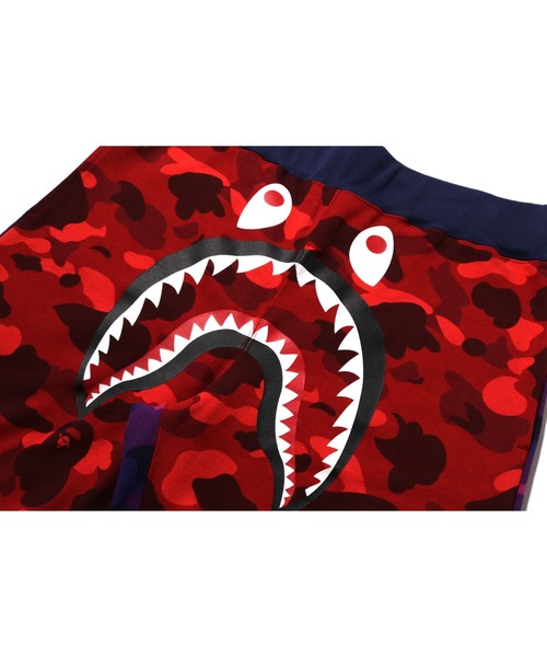 A BATHING APE（アベイシングエイプ） パンツ CRAZY CAMO SHARK SWEAT