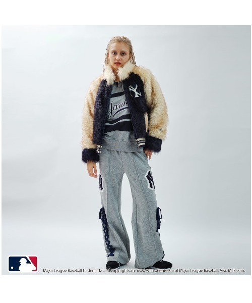 MLB アウター atmos pink MLB Faux Fur Blouson / アトモス ピンク