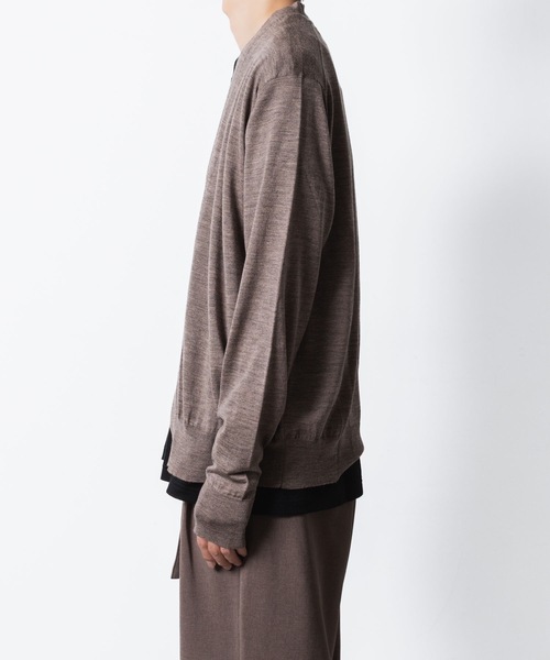 カーディガン × JOHN SMEDLEY MERINO EXTRAFINE BUTTONLESS V NECK CARDIGAN メンズの画像