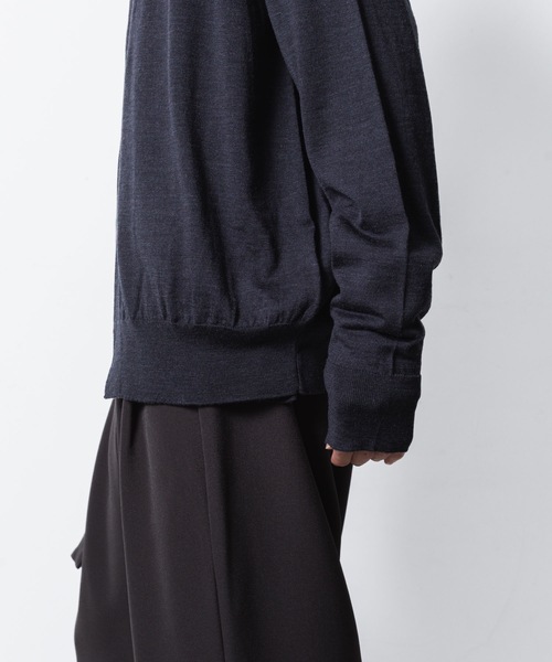 カーディガン × JOHN SMEDLEY MERINO EXTRAFINE BUTTONLESS V NECK CARDIGAN メンズの画像