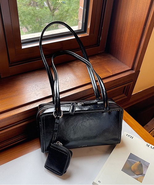 LA VORAGINE（ラ ヴォラジネ） ボストンバッグ ミニポーチ付き