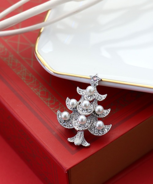 Three Four Time（スリーフォータイム） ブローチ 「X'mas」パール