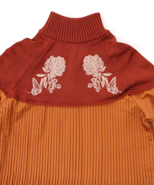 iS ScoLar（イズスカラー） tシャツ 553264：花刺繍ニット×プリーツ異