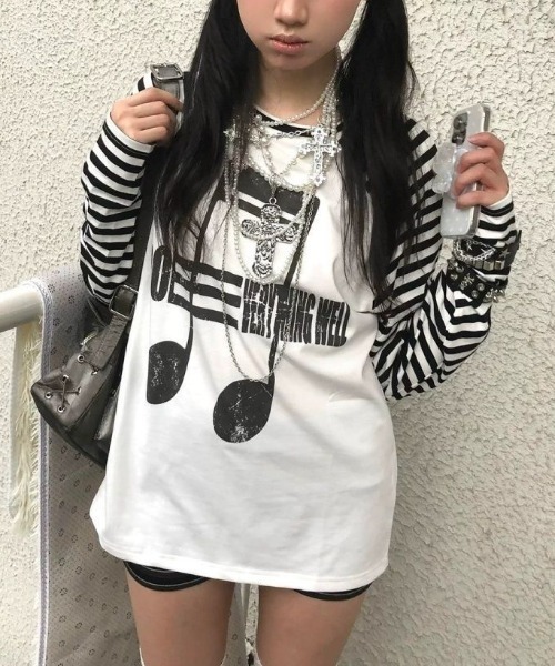 DIESEL ボーダー　フード付き ロングスリーブTシャツ ロンT XS y2k DIESEL ボーダー フード付き ロングスリーブTシャツ ロンT XS y2k