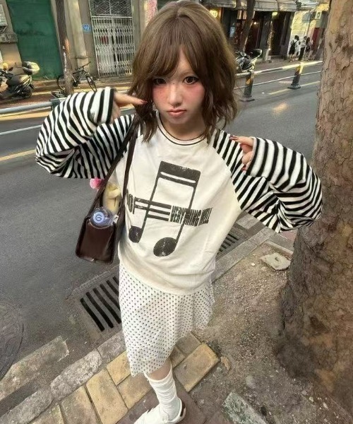Lis ardent tシャツ ボーダー袖グラフィック薄手ロンT／オーバーサイズ