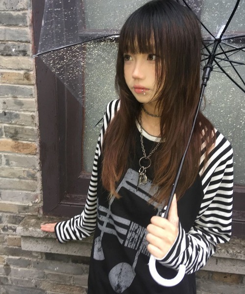 Lis ardent tシャツ ボーダー袖グラフィック薄手ロンT／オーバーサイズ